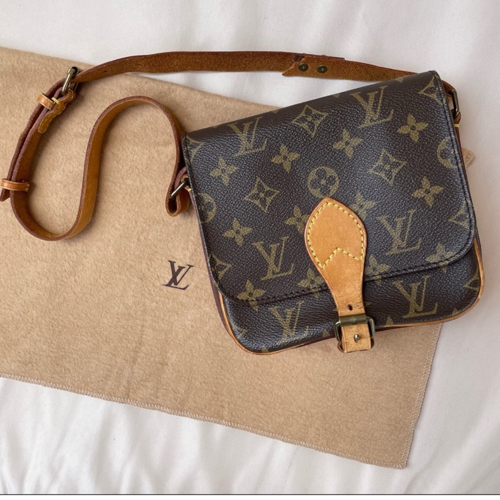 SALE 🌹 Louis Vuitton 1988 Cartouchiere GM Monogram Shoulder Handbag - Picture 3 of 16